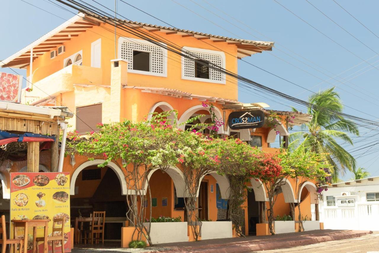 Hotel Crossman Puerto Ayora  Buitenkant foto