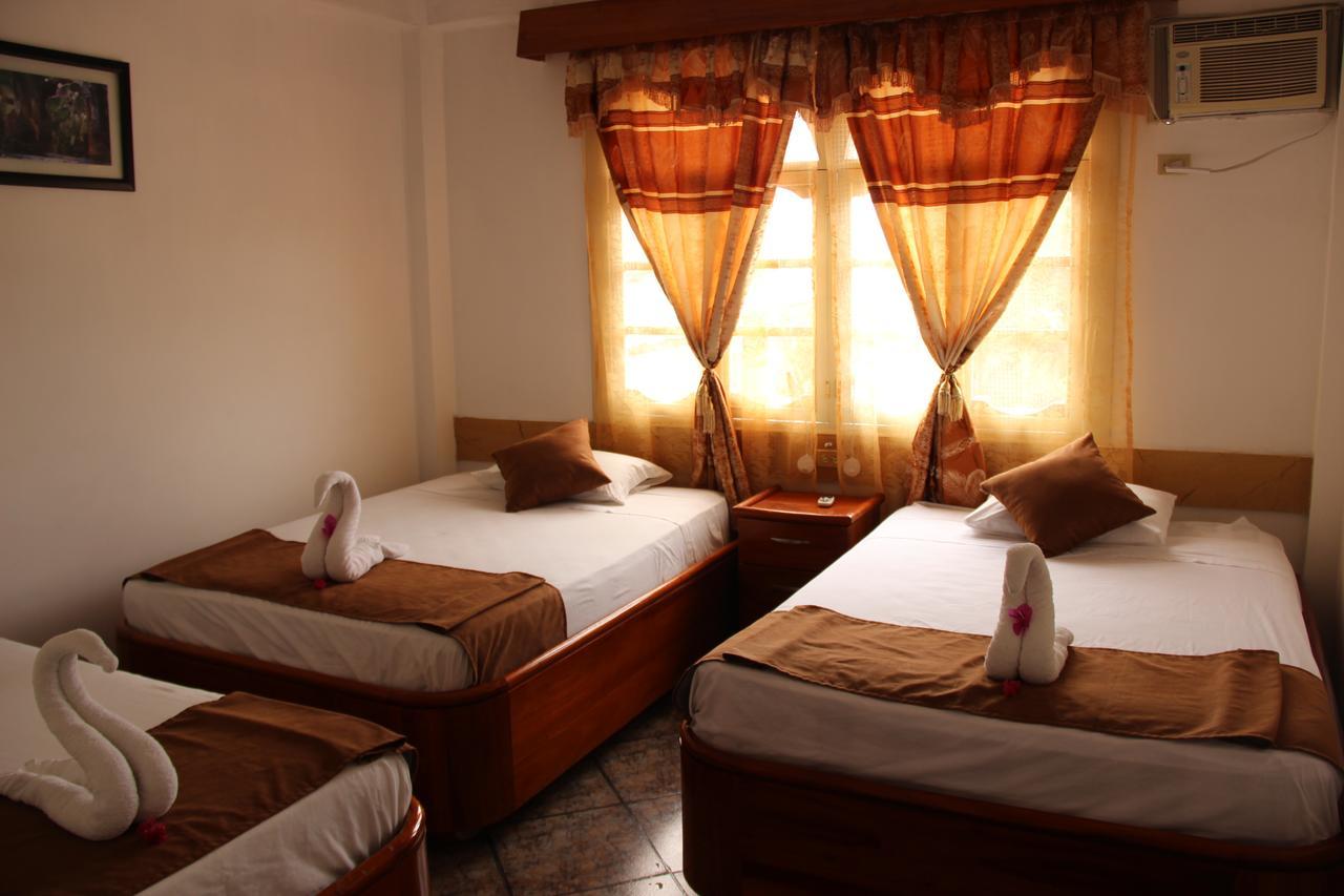 Hotel Crossman Puerto Ayora  Buitenkant foto