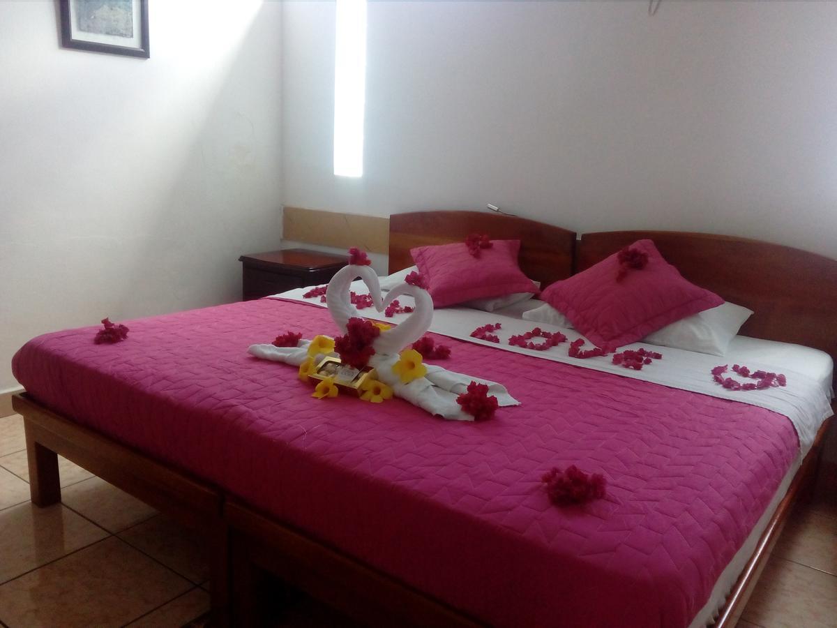 Hotel Crossman Puerto Ayora  Buitenkant foto