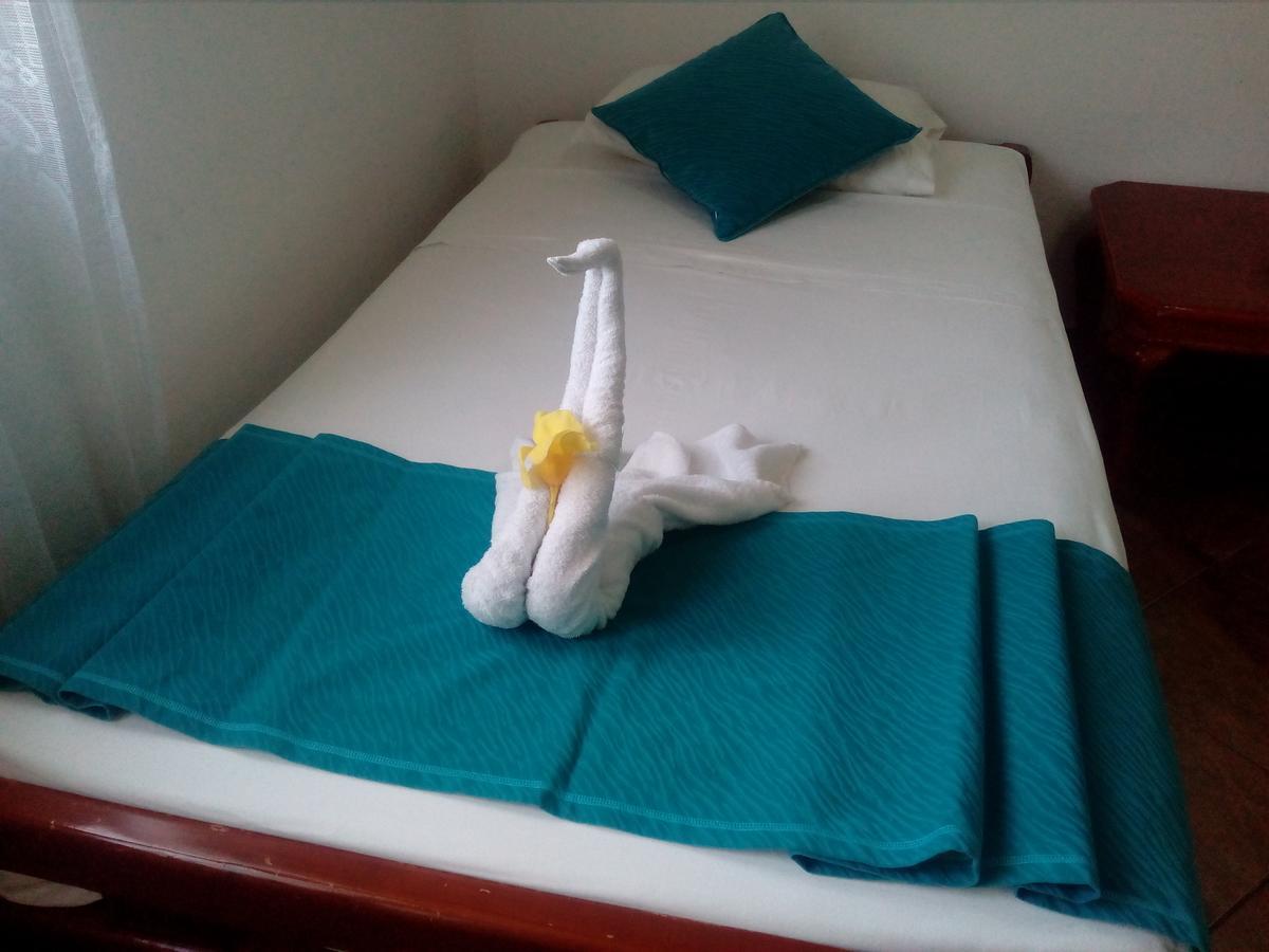 Hotel Crossman Puerto Ayora  Buitenkant foto